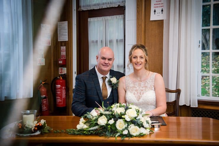 bride and groom married at mansfield registry office