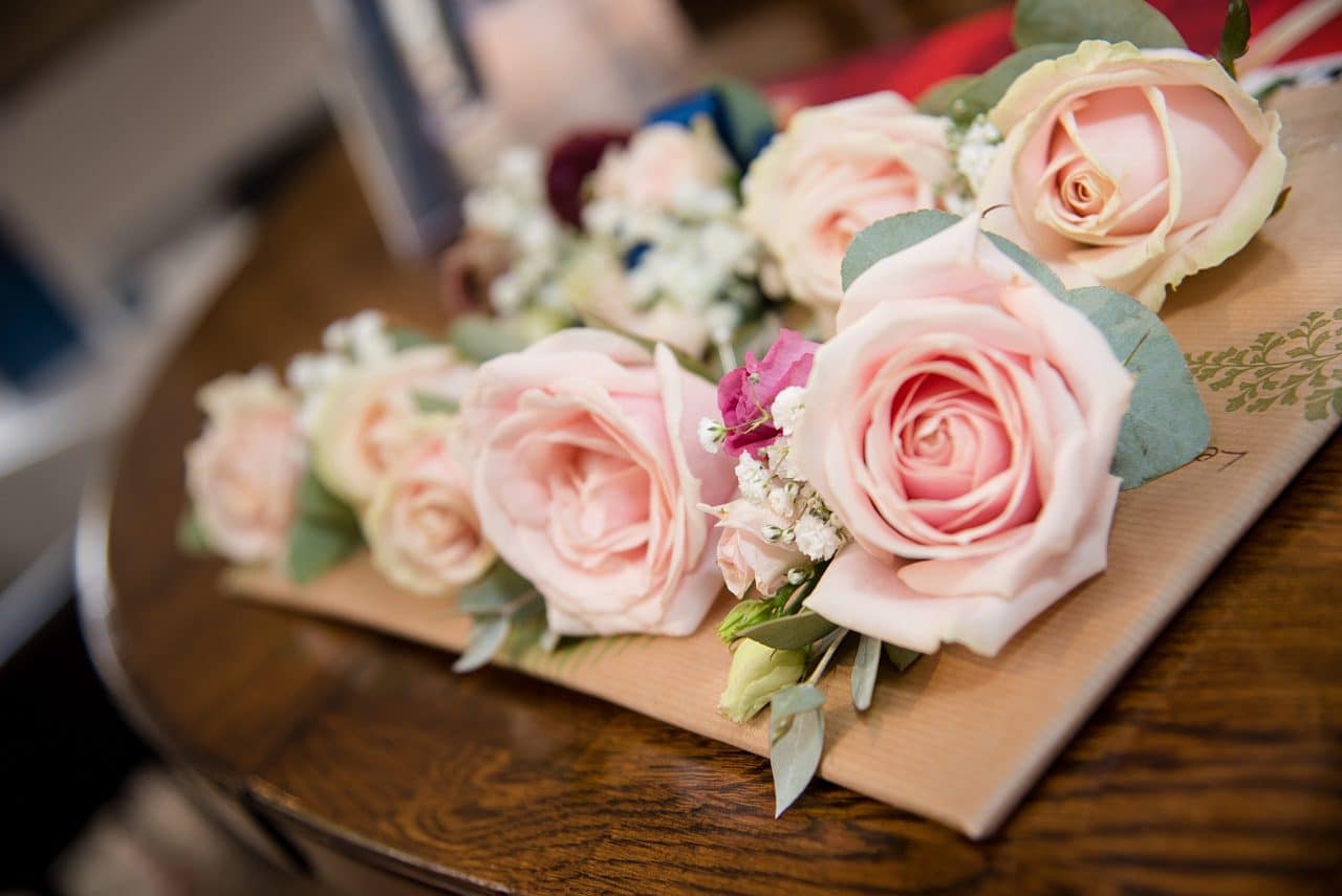 WHAT TO DO WITH WEDDING FLOWERS AFTER YOUR WEDDING · Wedding and