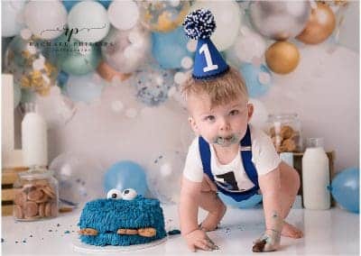 Cookie monster cake smash theme at rachael phillips photography studio in Mansfield, Nottingham.